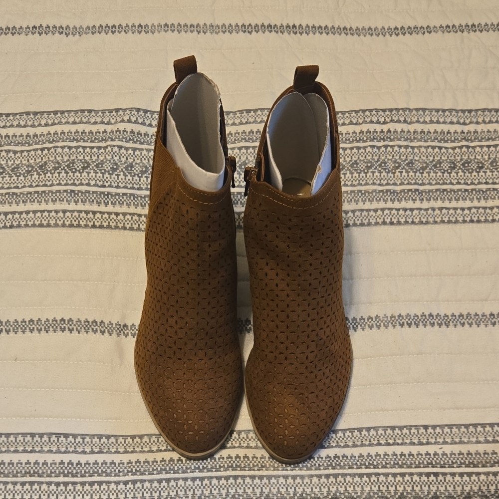 Market & Spruce Brown Ankle Boots with Textured Suede